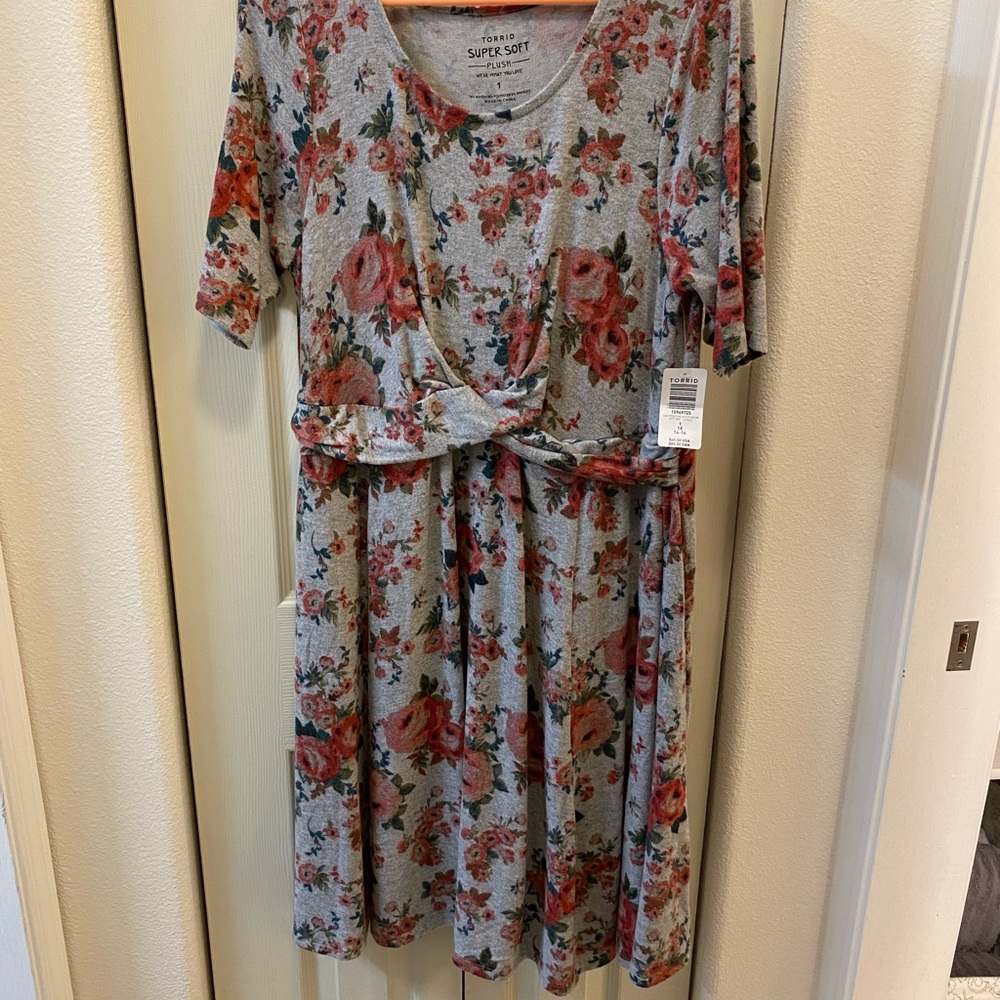 Super Soft Floral Dress with Short Sleeves (1, 1X, 14/16)